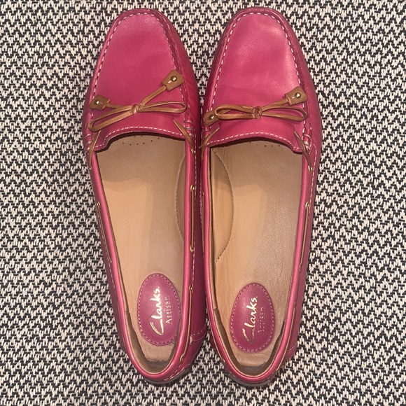 New without Tags Clark’s Raspberry Driving Loafer - Picture 3 of 3